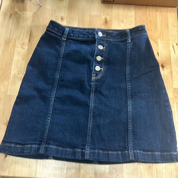 Banana Republic dark wash Jean skirt with button fly EUC - Picture 1 of 5